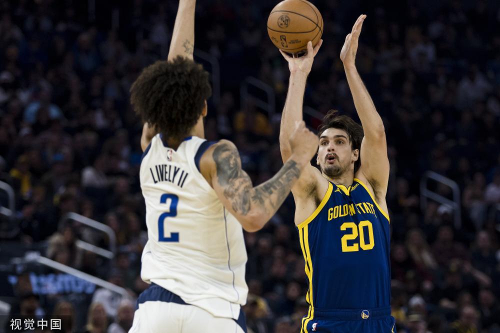 在首圈比赛 在首圈比赛